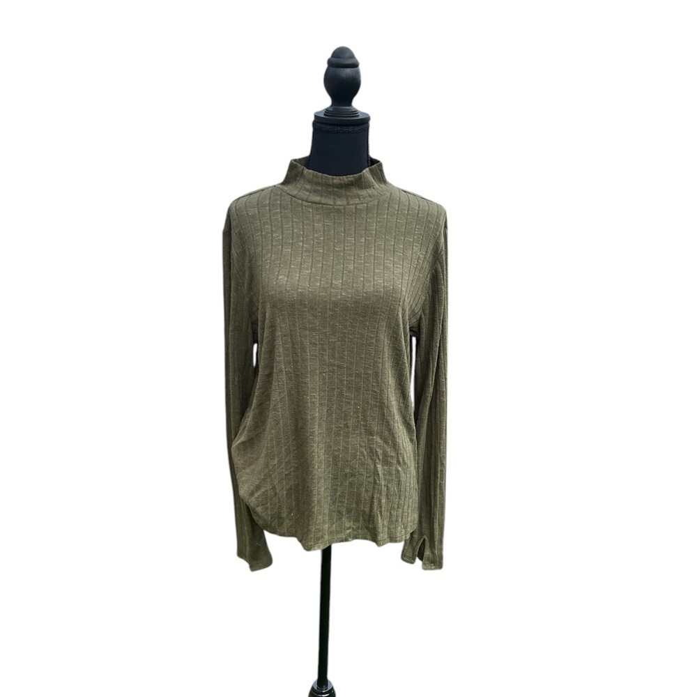 Women’s army green semi turtleneck by Kate and Mallory Size L